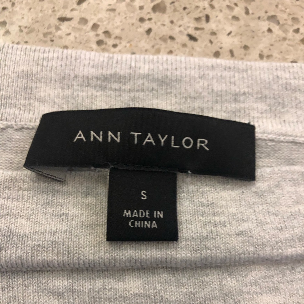 Ann Taylor Silk Cotton Blend Boatneck Pullover Top Bell Sleeve Size S Light Grey - Picture 3 of 10